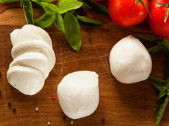 <strong>Bocconcini Mozzarella</strong>